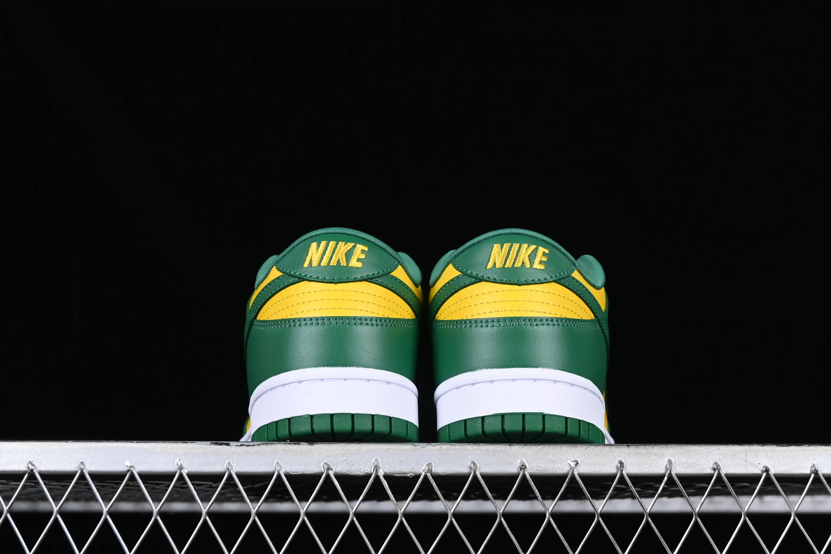All categories Nk SB Dunk series Nk SB Dunk Low low-top sneakers Nk Dunk SB Low SP "Brazil" University of Oregon color SB low-top sports and leisure sneakers CU1727-700